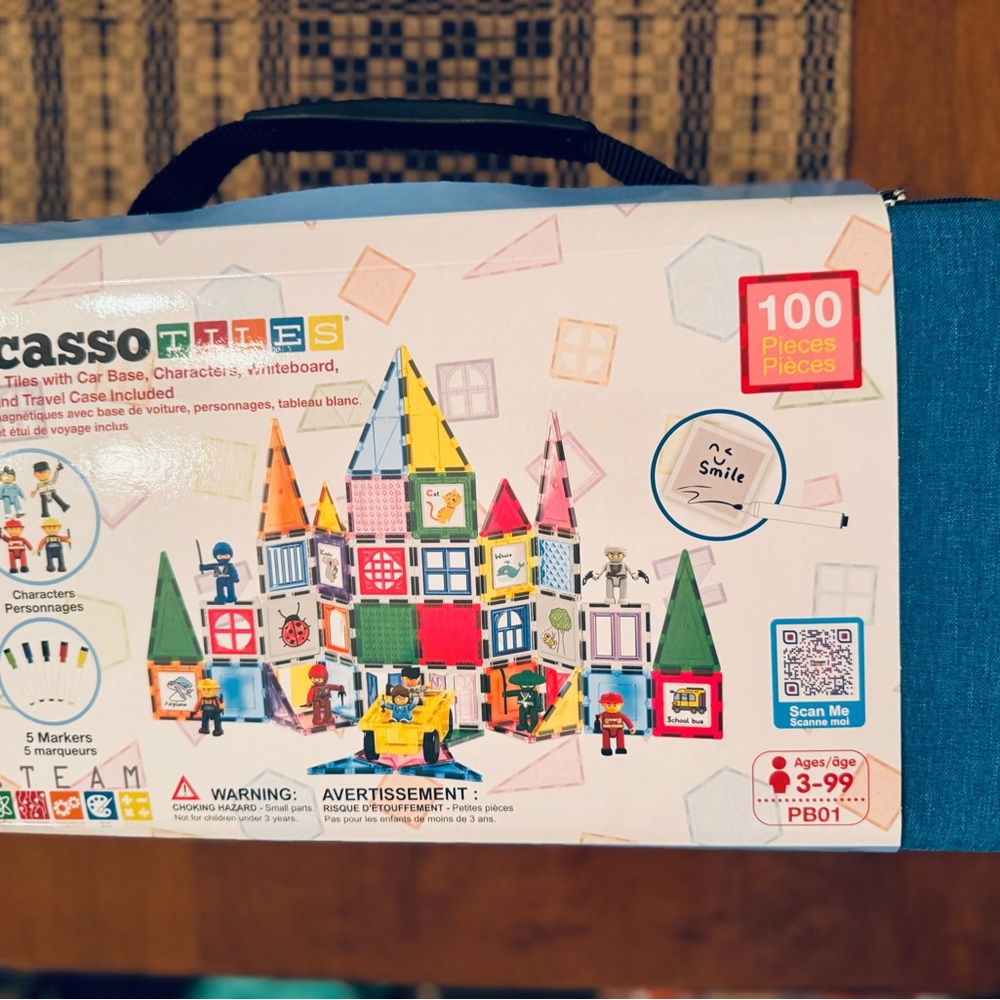 Picasso Tiles 100 piece set with unique pieces in travel case